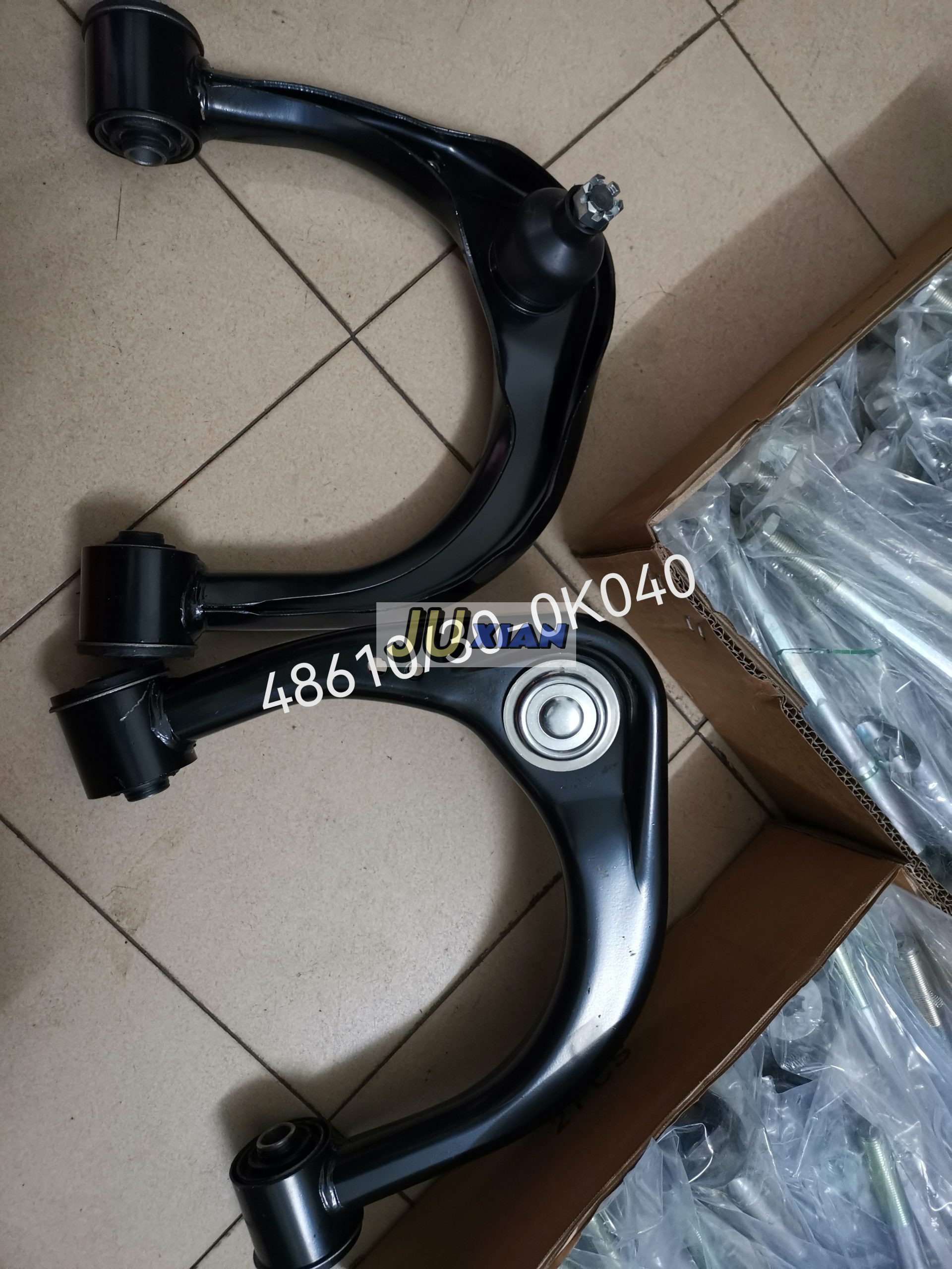 48610-0K040 48630-0K040 CONTROL ARM HILUX